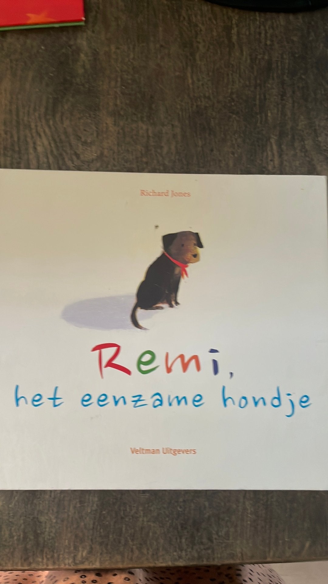 Richard Jones - Remi, het eenzame hondje, Boeken, Ophalen of Verzenden, Zo goed als nieuw, Richard Jones