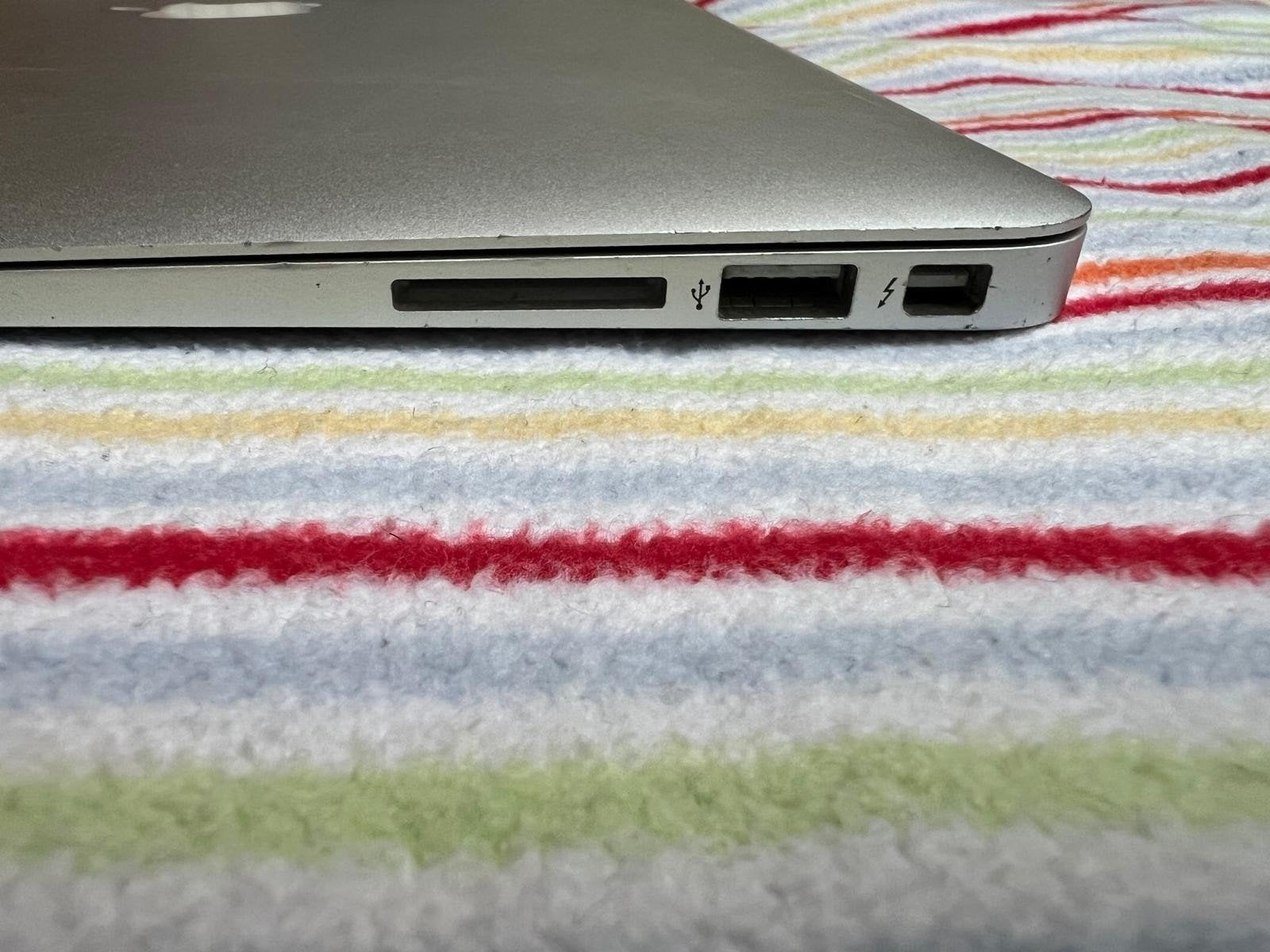 Foto 7 van MacBook Air 2017 13 inch - i7 Snel en Betrouwbaar