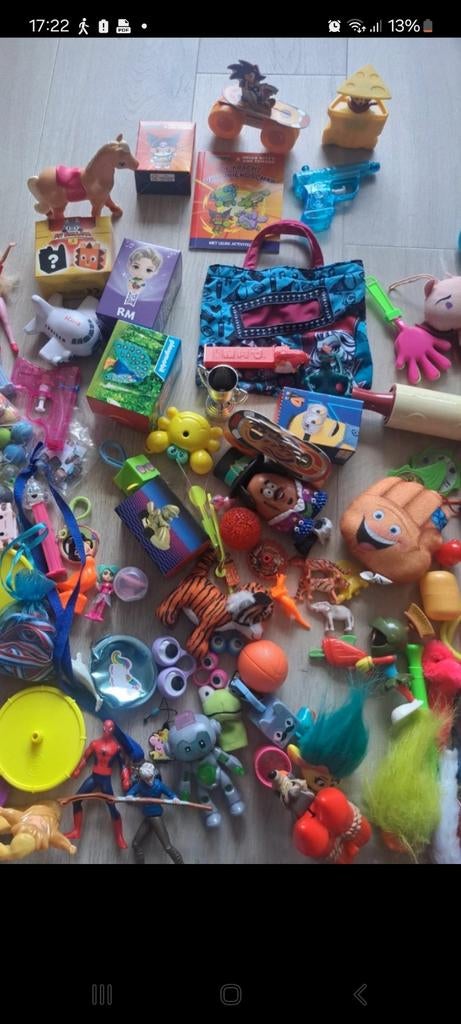 Uitdeelcadeautjes trakteren school happy meal speeltjes, Ophalen of Verzenden
