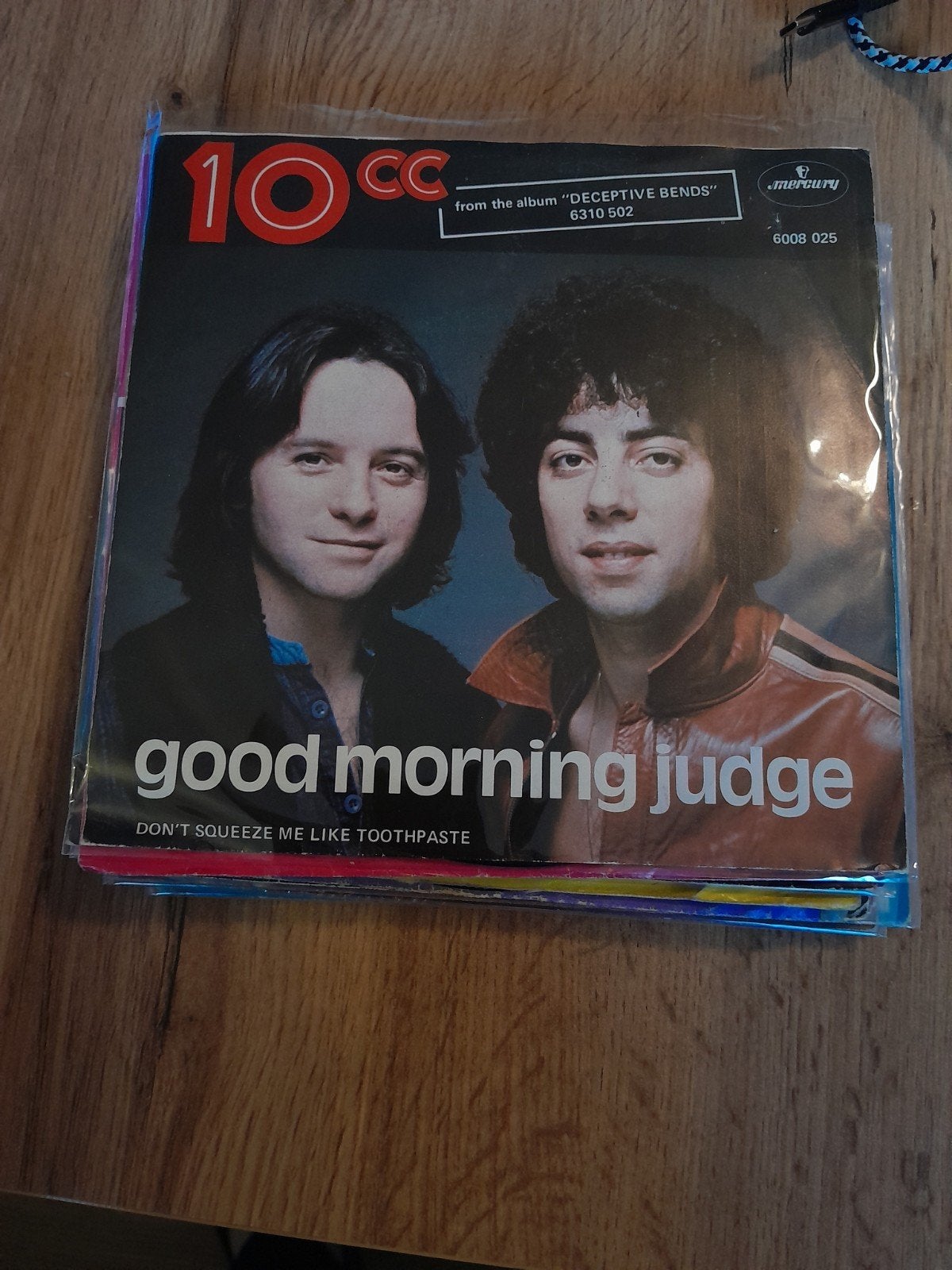 10cc 7 inch good morning judge, Ophalen of Verzenden, Zo goed als nieuw, Pop
