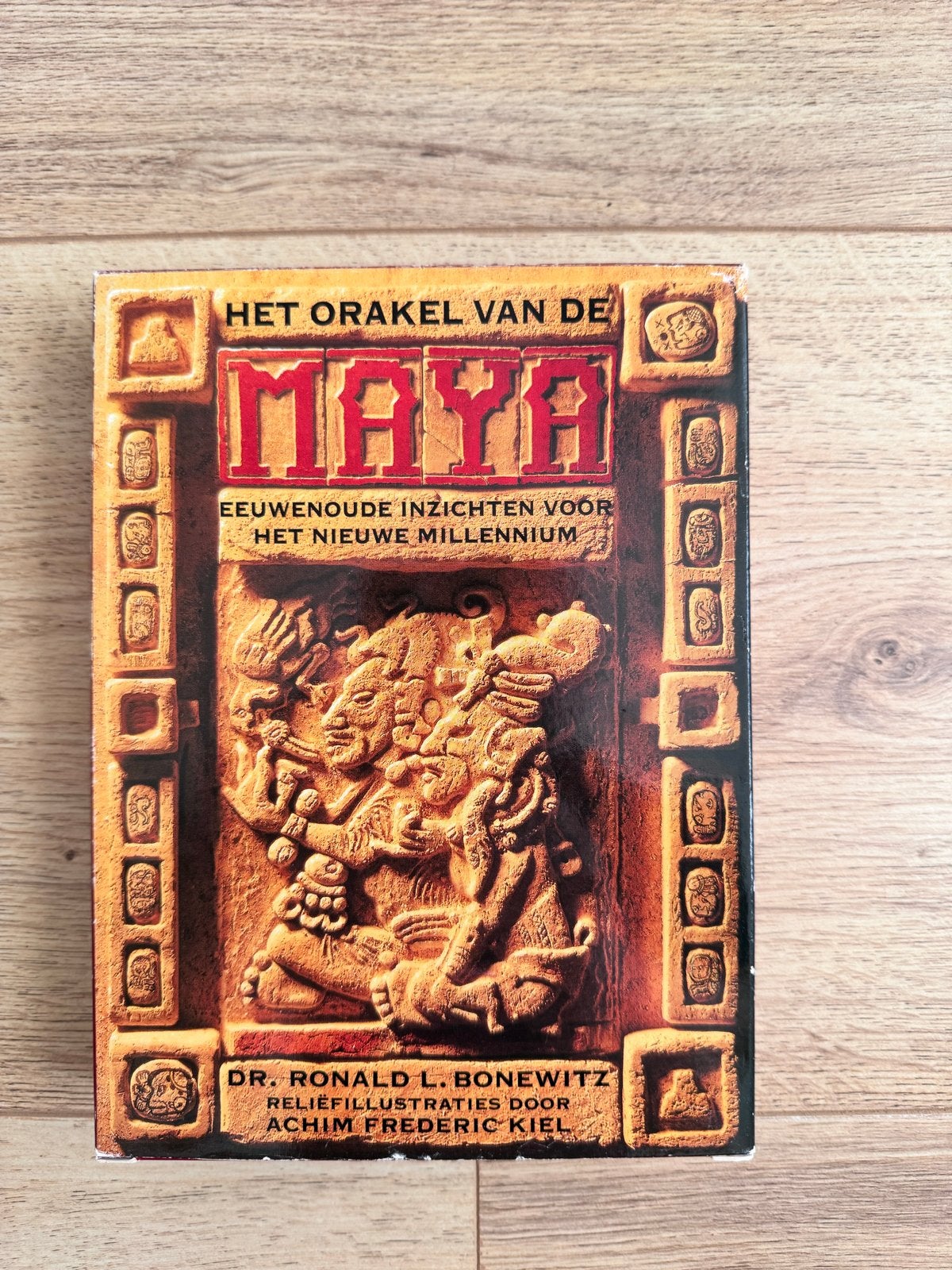 Het Orakel van de Maya - Boek en Kaarten, Boeken, Ophalen of Verzenden, Zo goed als nieuw, Spiritualiteit algemeen, Overige typen