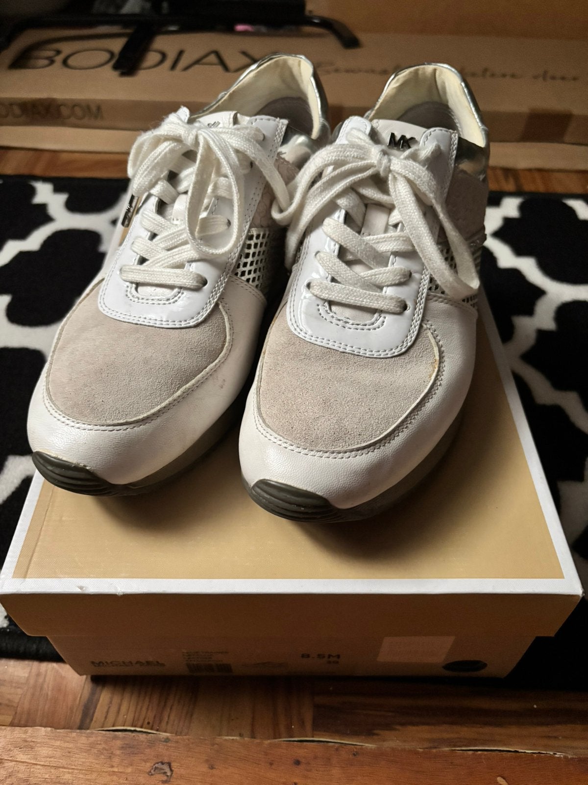 Micheal Kors sneakers beige maat 39, Ophalen, Zo goed als nieuw, Beige, Sneakers of Gympen