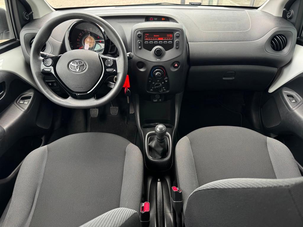 Toyota Aygo 1.0 VVT-i x-fun, Auto's, Voorwielaandrijving, Gebruikt, Euro 6, Wit