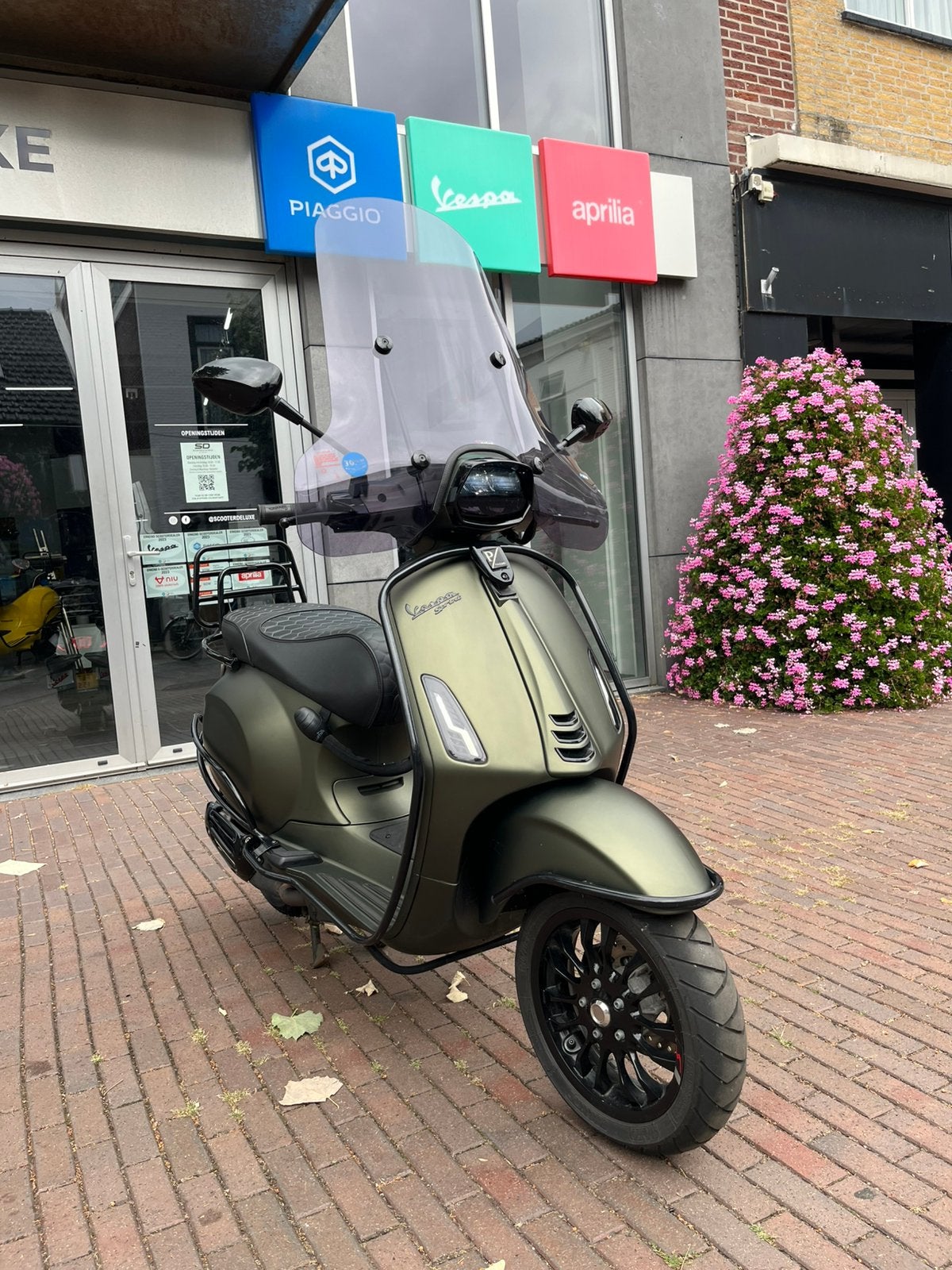 Vespa Sprint custom VOLANTE E5 2023 full option, Fietsen en Brommers, Ophalen of Verzenden, Zo goed als nieuw