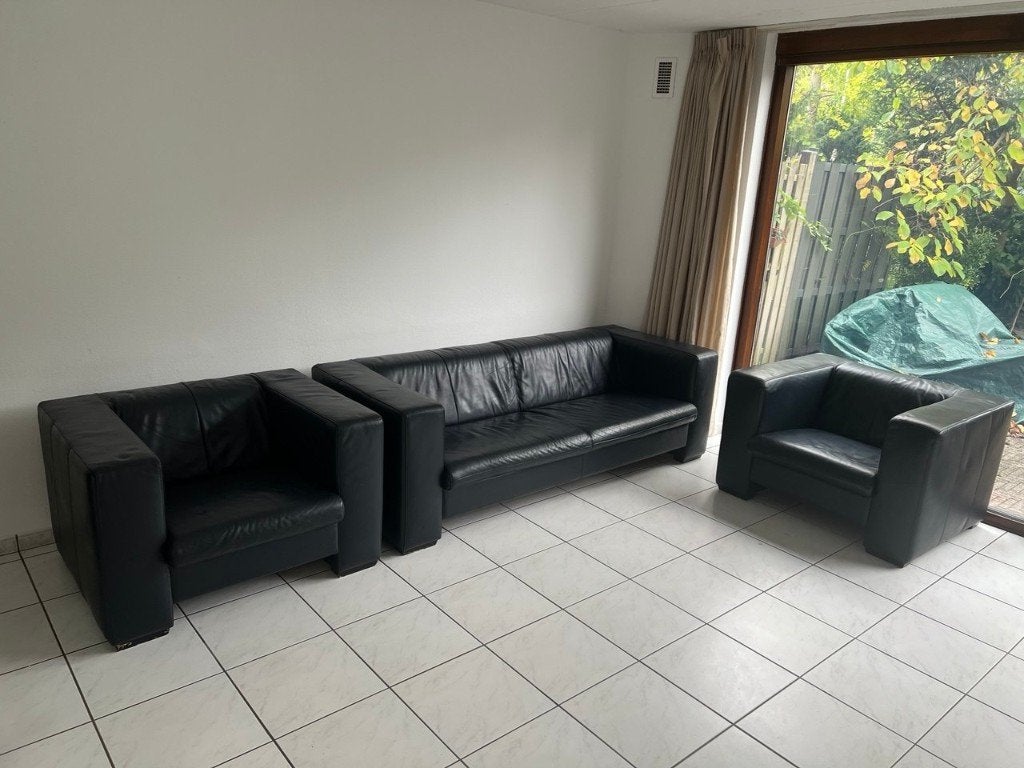 GRATIS: Leren bankstel: 3-zits bank en 2 fauteuils, Huis en Inrichting, Banken | Bankstellen, Ophalen, Gebruikt, Rechte bank, 200 tot 250 cm