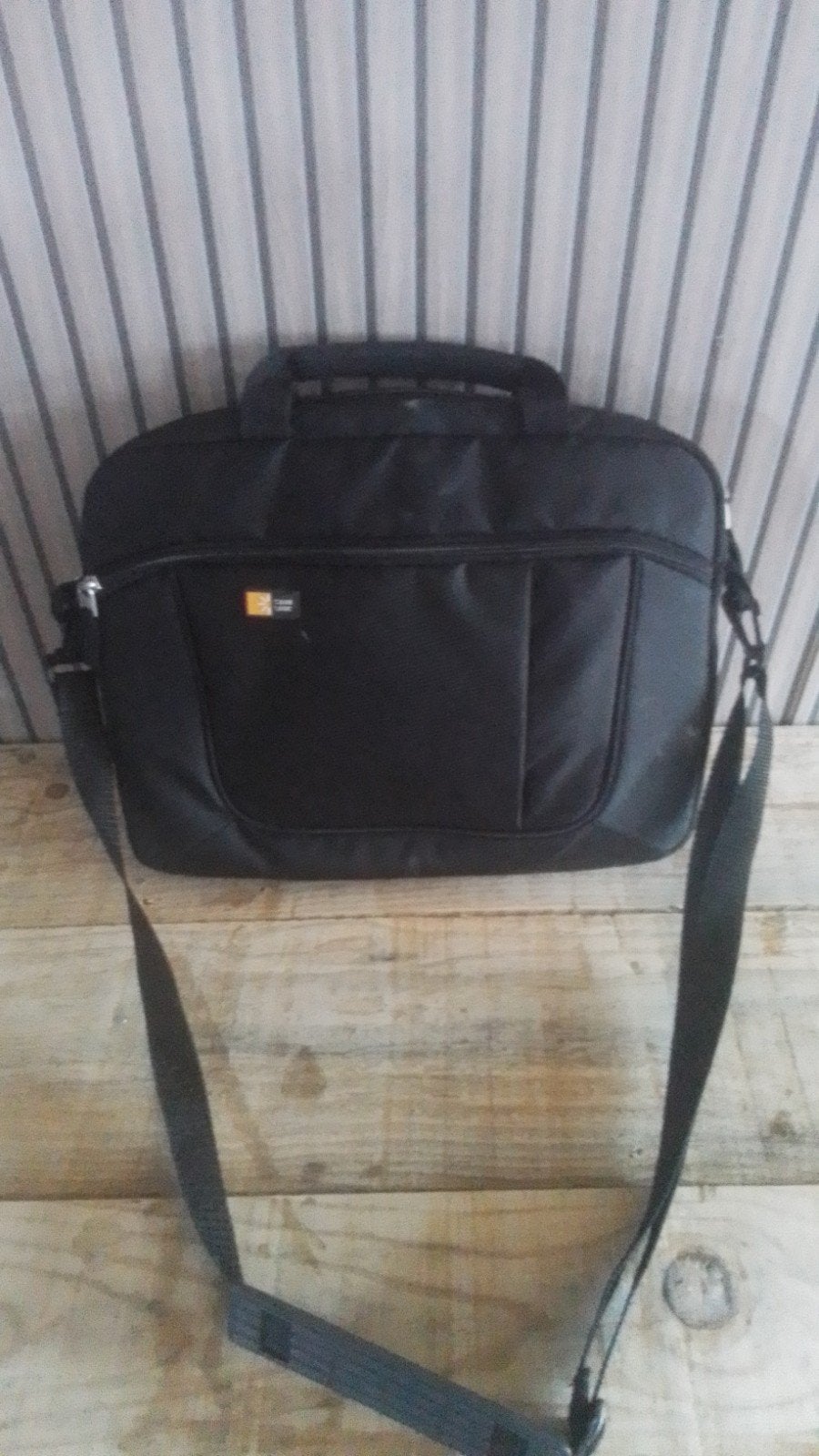 een laptoptas doe ik weg omdat mijn laptop kapot is, Ophalen of Verzenden