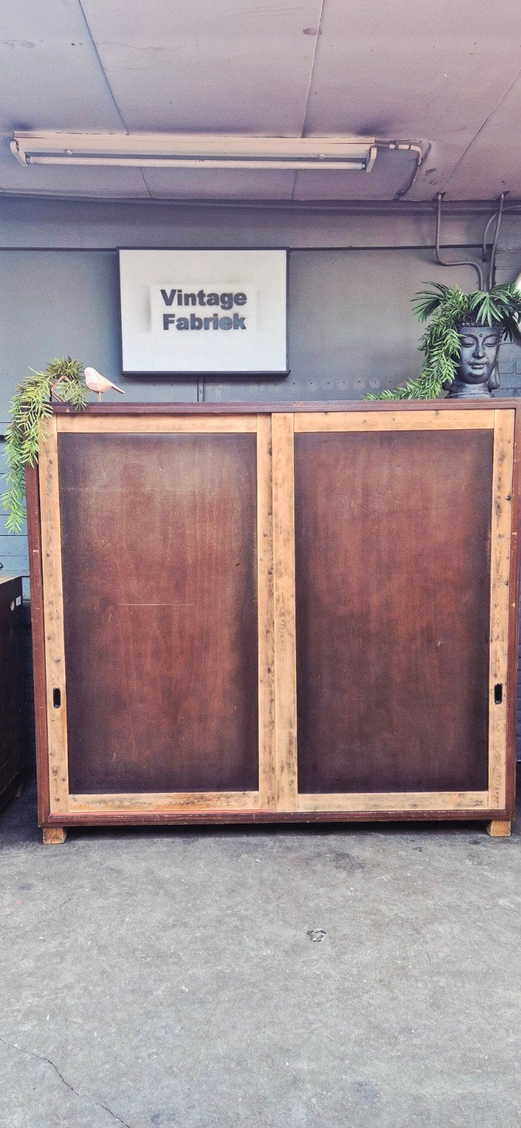 Houten Kast met Schuifdeuren – Boho & Vintage Chique, 2033NJ, Gebruikt, Info@vintagefabriek.com, Ophalen