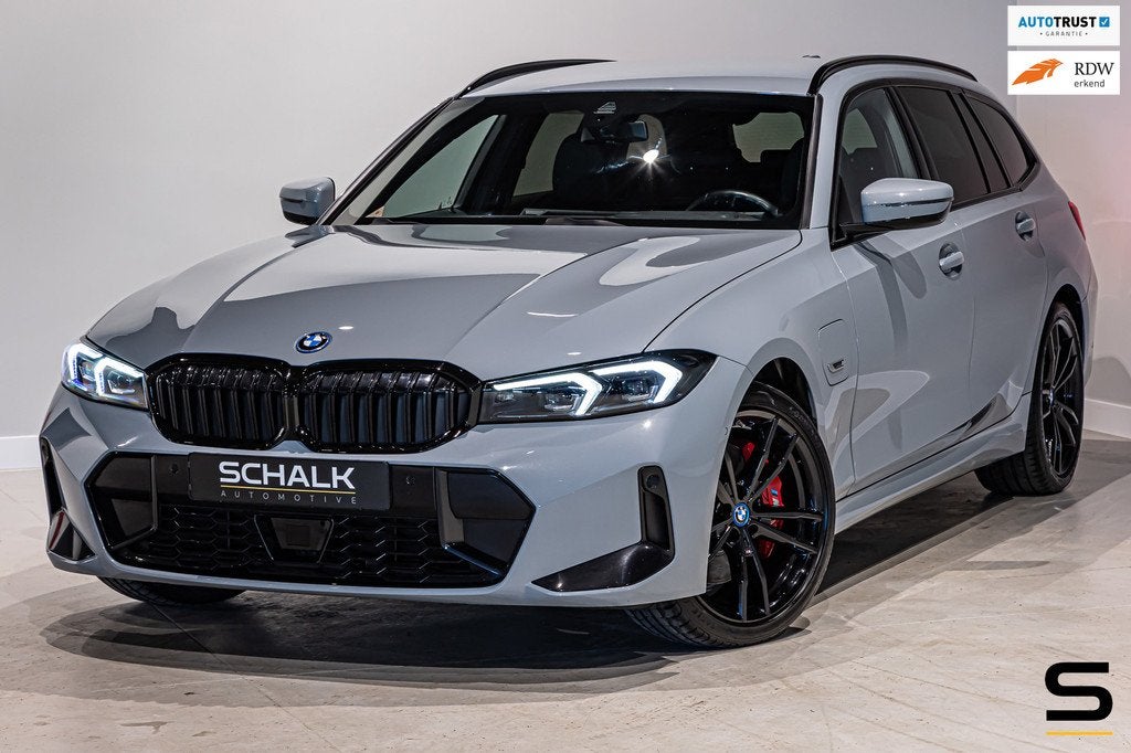 BMW 3-serie Touring 330e|M-sportPro|Trekhaak|Cam|HUD|Acc, Auto's, BMW, 1998 cc, 4 cilinders, Plug-in hybride, Nieuw