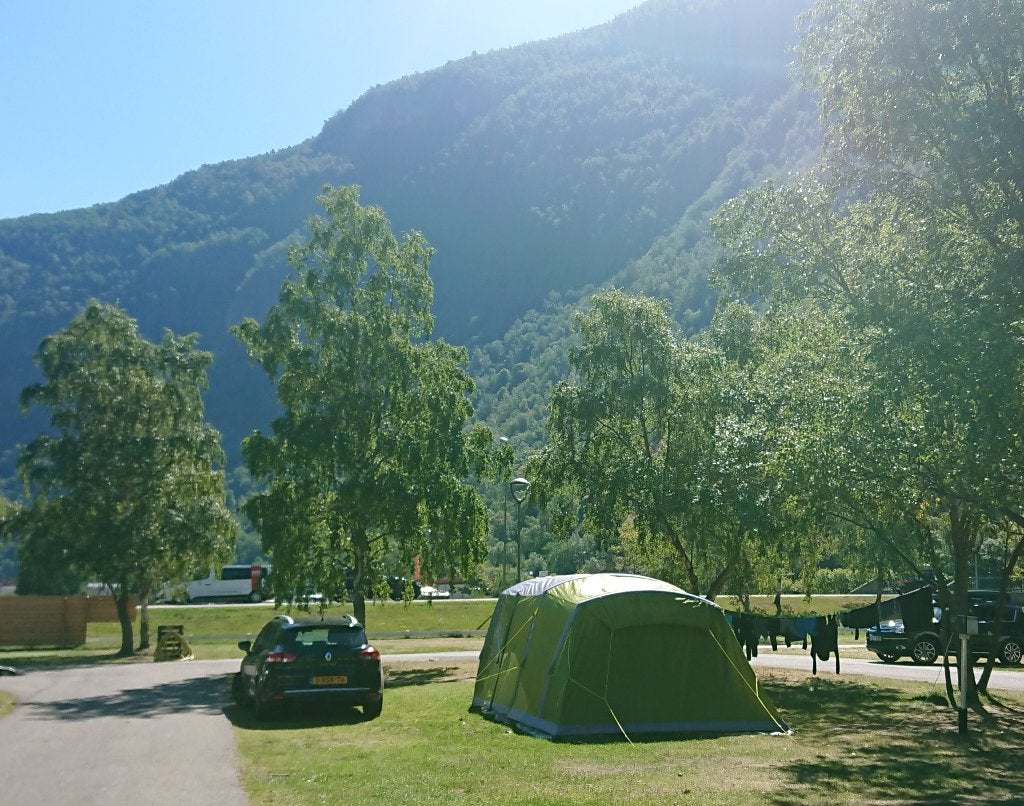 Tent Vango 450 opblaasbaar, Ophalen, Zo goed als nieuw, Tot en met 4