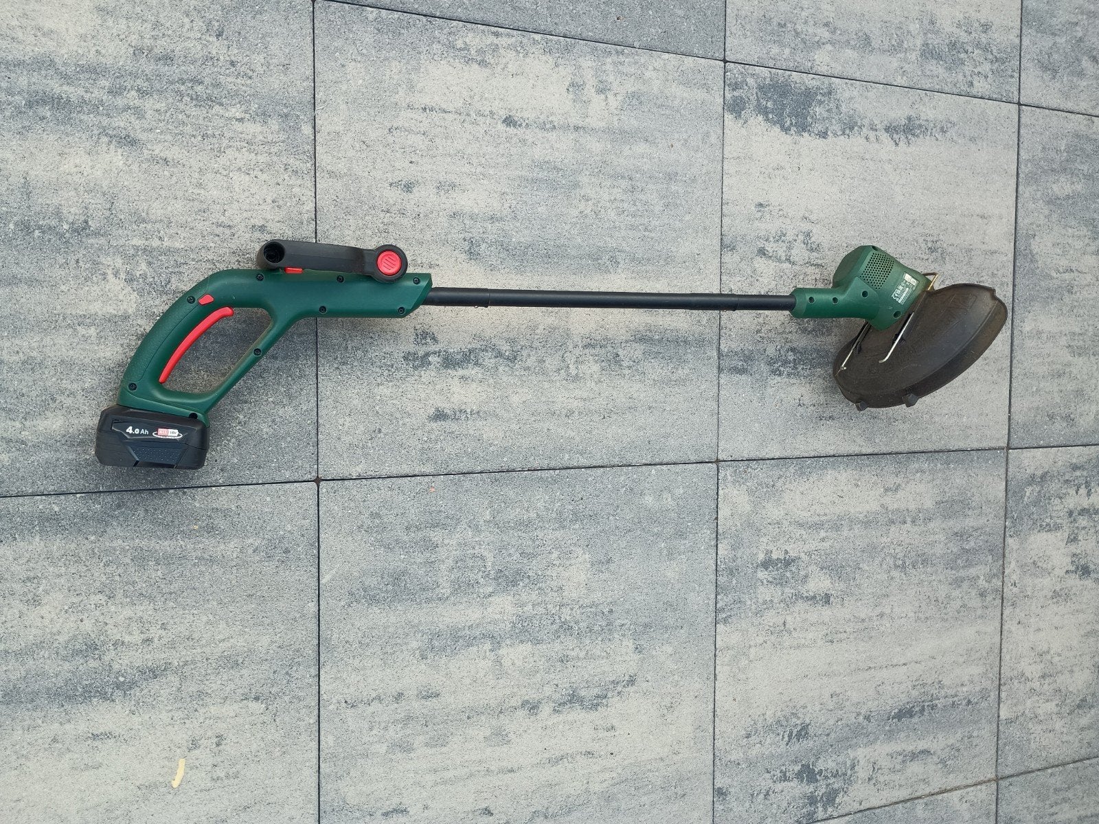 Bosch EasyGrassCut 18V-26 Grastrimmer met Accu, Ophalen, Gebruikt, Accu, 10 tot 30 cm