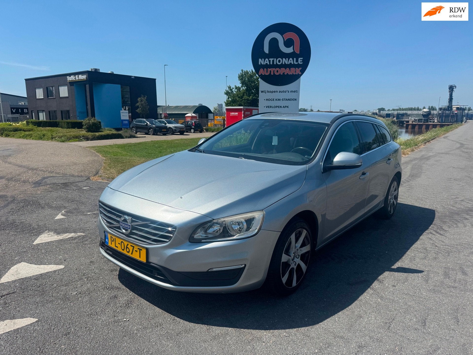 Volvo V60 2015 * 2.0 D3 R-Design * AUTOMAAT * 150PK * TOP CA, Gebruikt, Euro 6, Start-stop-systeem, Diesel