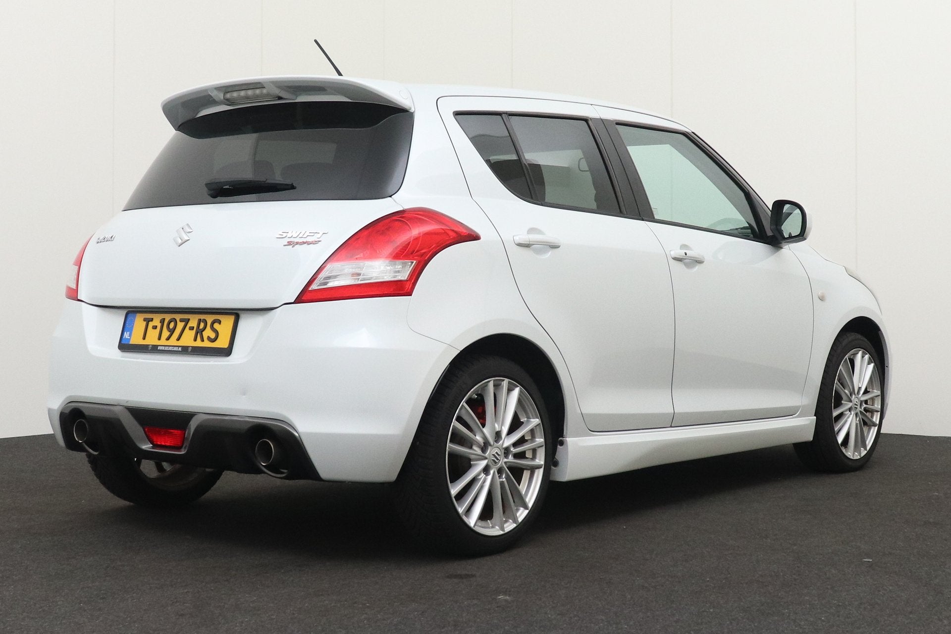 Suzuki Swift 1.6 136 PK Sport Sportstoelen 17'LMV Xenon Priv, Voorwielaandrijving, 400 kg, Bedrijf, Handgeschakeld