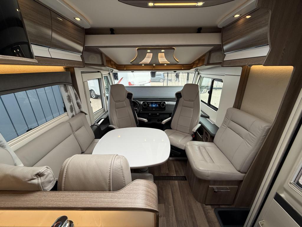 Kabe Travel Master Crown I 760 LGB, Caravans en Kamperen, Campers, Chemisch toilet, Afzuigkap, Luifel, Vloeistofverwarming