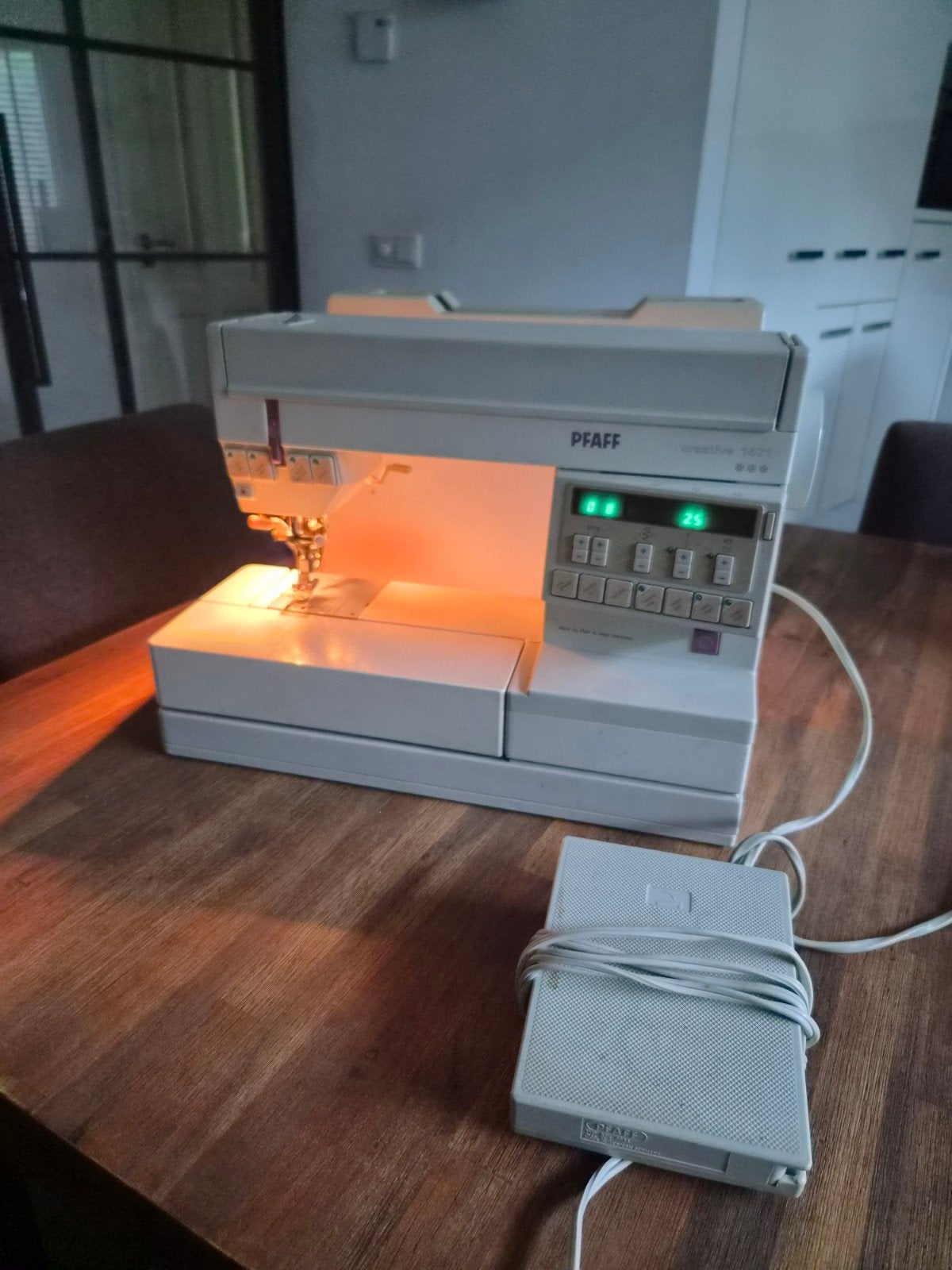 Pfaff Creative 1471 Naaimachine met accessoires, Ophalen of Verzenden, Gebruikt, Naaimachine, Pfaff
