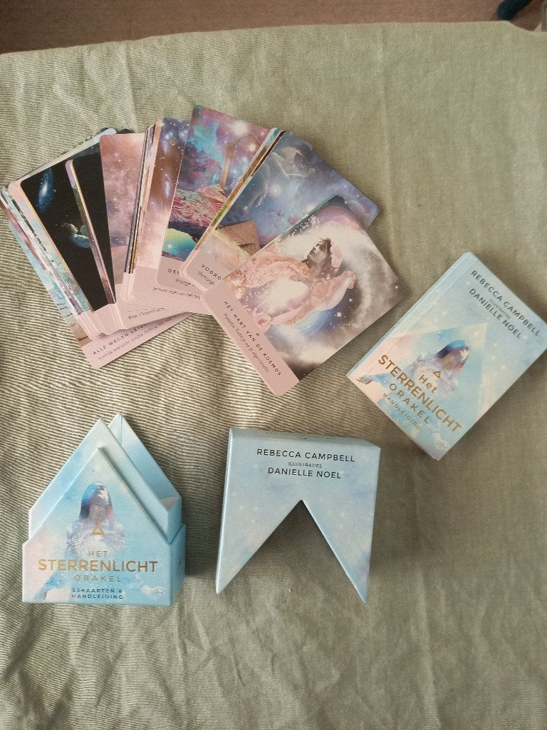 Het Sterrenlicht Orakel Kaarten - Rebecca Campbell, Ophalen of Verzenden, Zo goed als nieuw, Tarot of Kaarten leggen, Overige typen