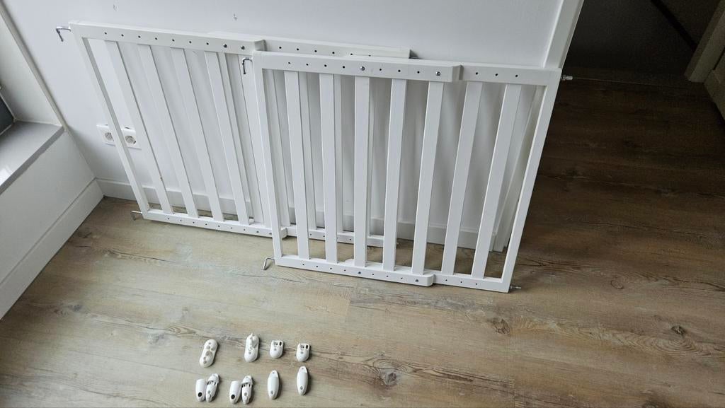 2 x Noma Wall Fix Wood Traphekje wit met lichte schade, Ophalen