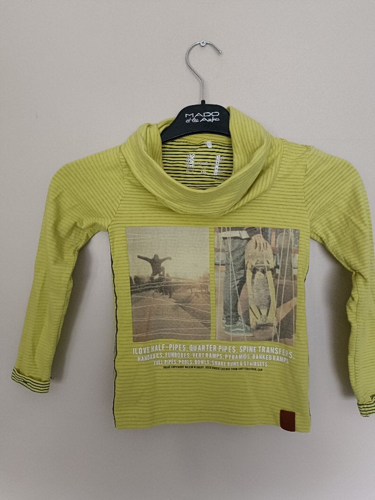 Een geel/lijmgroen T-Shirtje met groene strepen en grote col, Meisje, Name It., Ophalen of Verzenden, Zo goed als nieuw