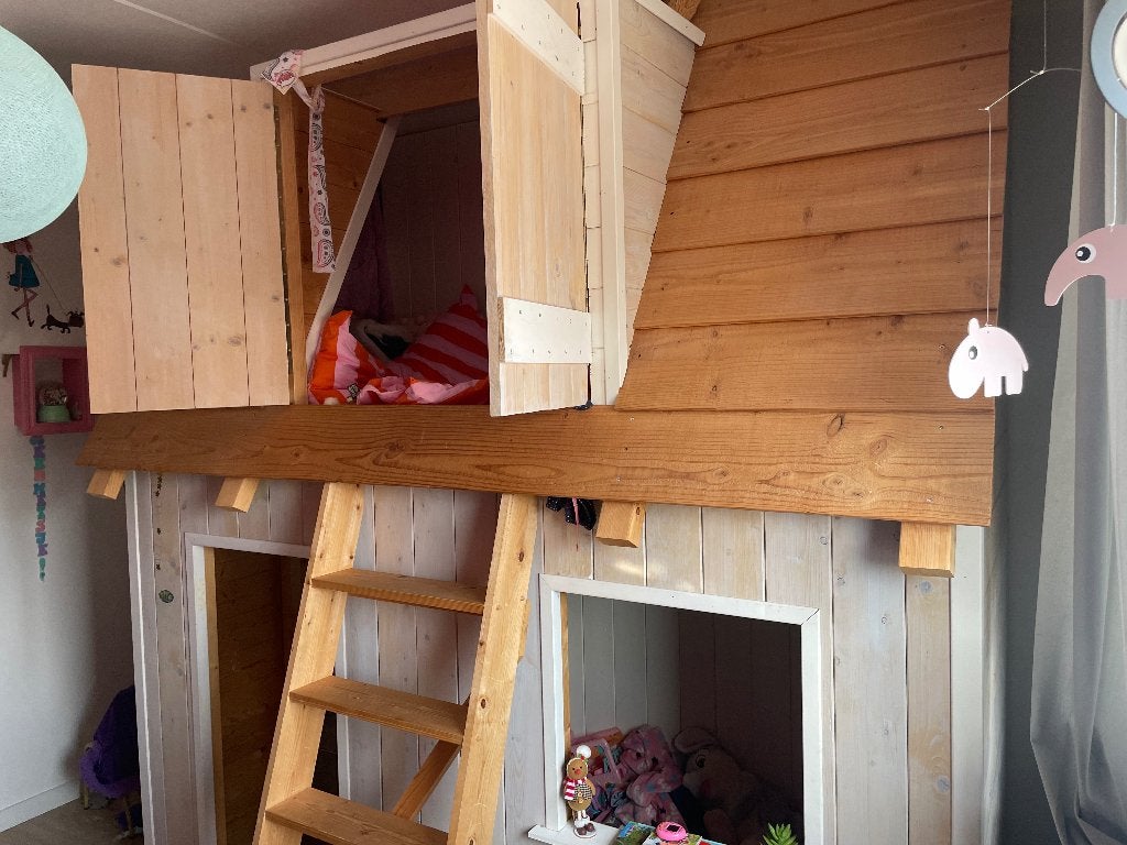 Kinderbed huisje, Kinderen en Baby's, Kinderkamer | Stapelbedden en Hoogslapers, Ophalen, Gebruikt, Hoogslaper