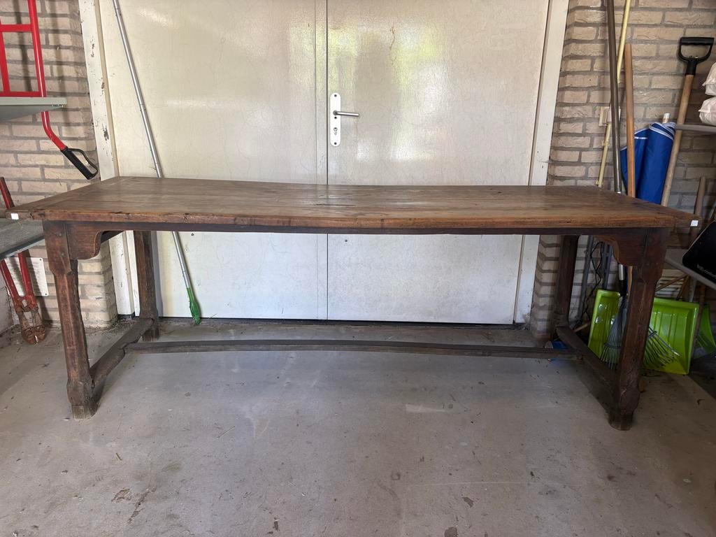 Antiek Franse tafel (noten), Ophalen