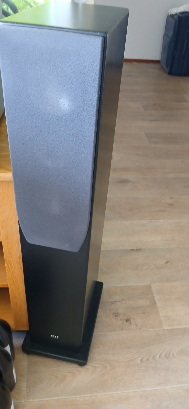 ELAC 2x Vloerstaande + 2x tafel luidsprekers + 1Subwoofer Sp, Vloerstaande luidspreker, Gebruikt, Inclusief kabels, Ophalen