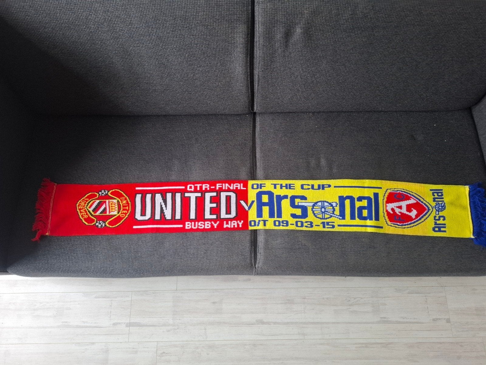 Manchester United vs Arsenal Sjaal - FA Cup 2015, Verzamelen, Sportartikelen en Voetbal, Ophalen of Verzenden, Zo goed als nieuw