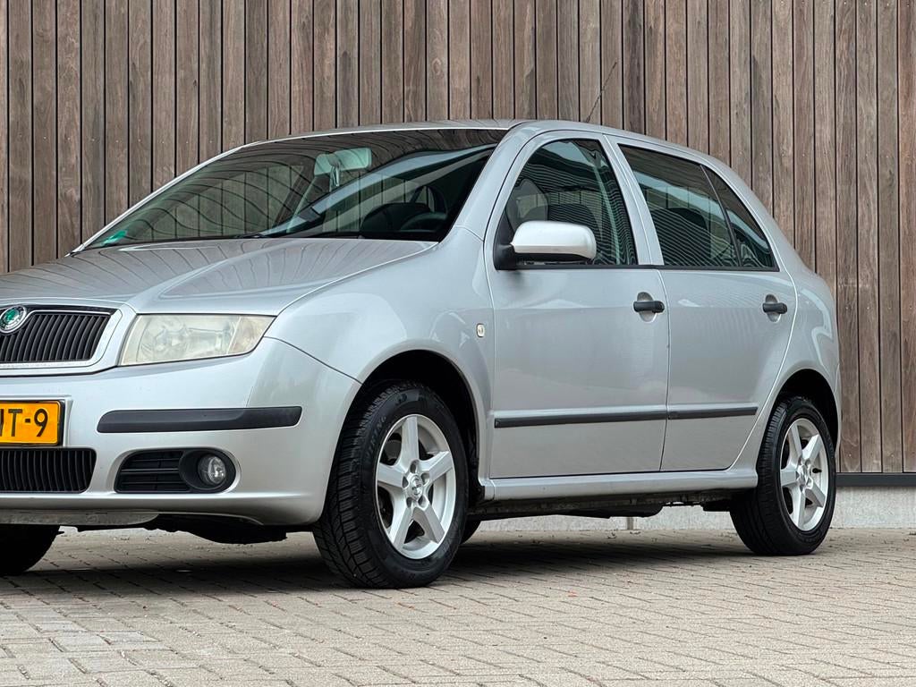 Skoda Fabia 1.4-16V Ambiente |Automaat|Airco|, Auto's, Skoda, Gebruikt, 4 cilinders, 1070 kg, 49 €/maand