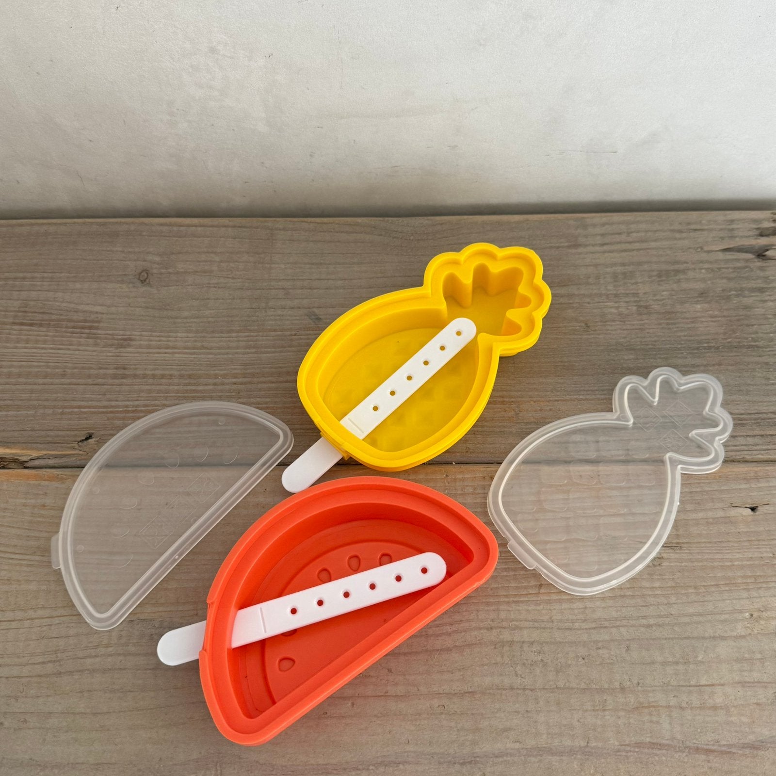 Nieuw 2 ijsvormpjes ijs makers meloen en ananas waterijsvorm, Ophalen of Verzenden, Zo goed als nieuw