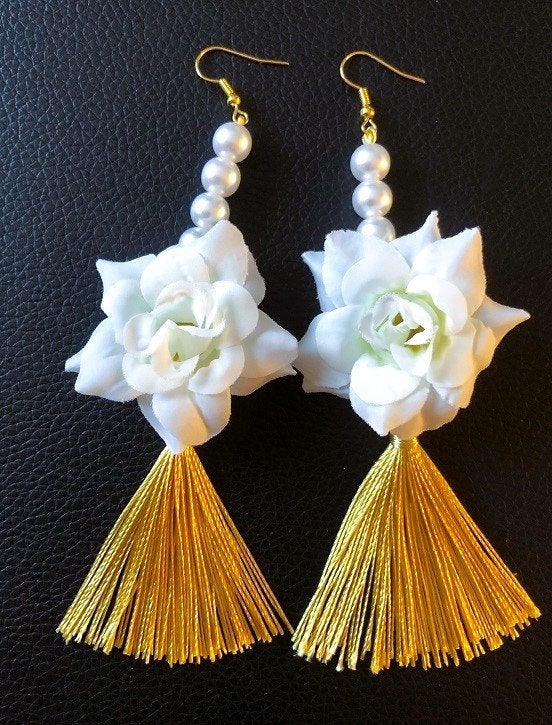 Bohemian oorbellen hanger bloem roos parels en kwastje goud