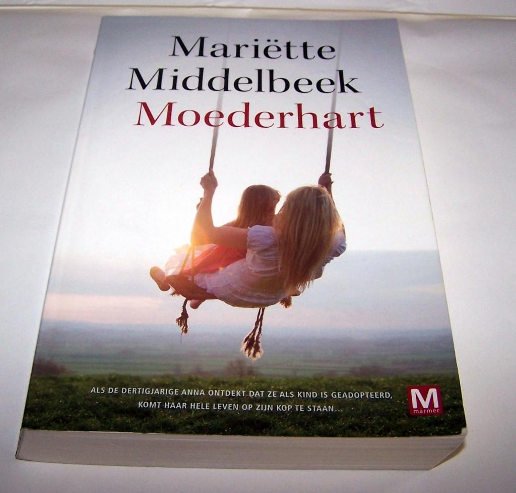 Mariëtte Middelbeek -Moederhart. Nwst., Ophalen of Verzenden, Zo goed als nieuw, Mariëtte Middelbeek, Nederland