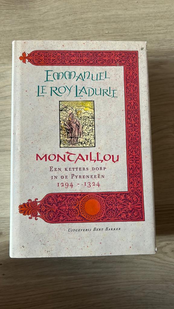 Emmanuel le roy ladurie - mantaillou, Ophalen of Verzenden, 14e eeuw of eerder, Gelezen
