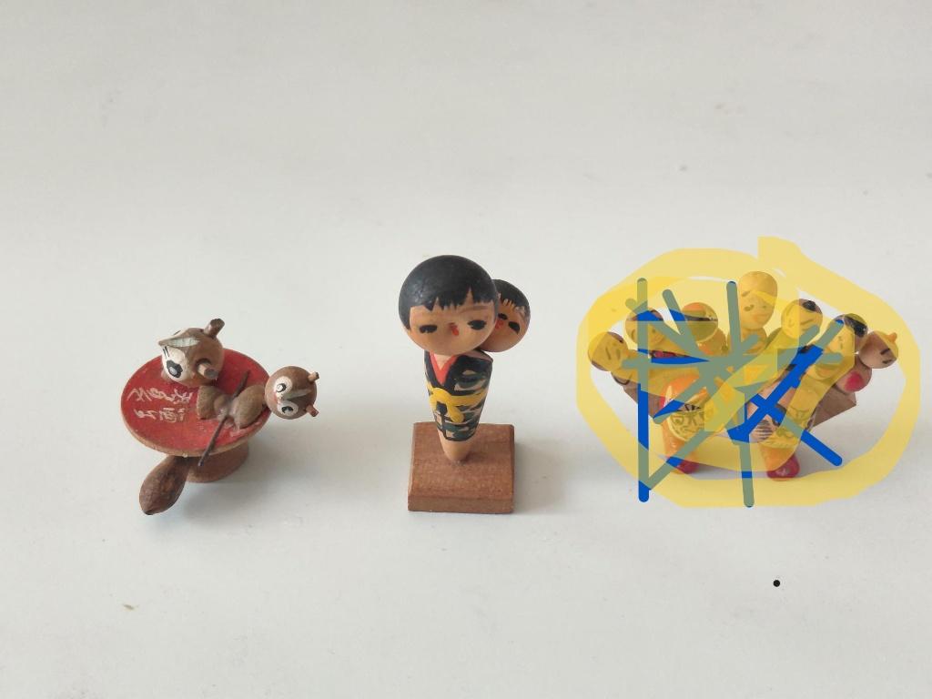 Kokeshi 2 mini figuurtjes  uit Japan  oud, Ophalen of Verzenden, Gebruikt