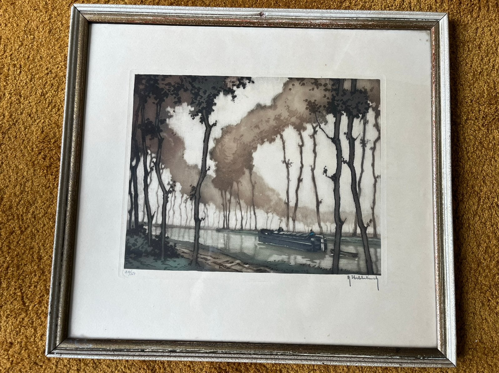 Roger Hebbelinck, ets , vrachtschip in kanaal, Antiek en Kunst, Ophalen, 44 cm, 48 cm, Ingelijst