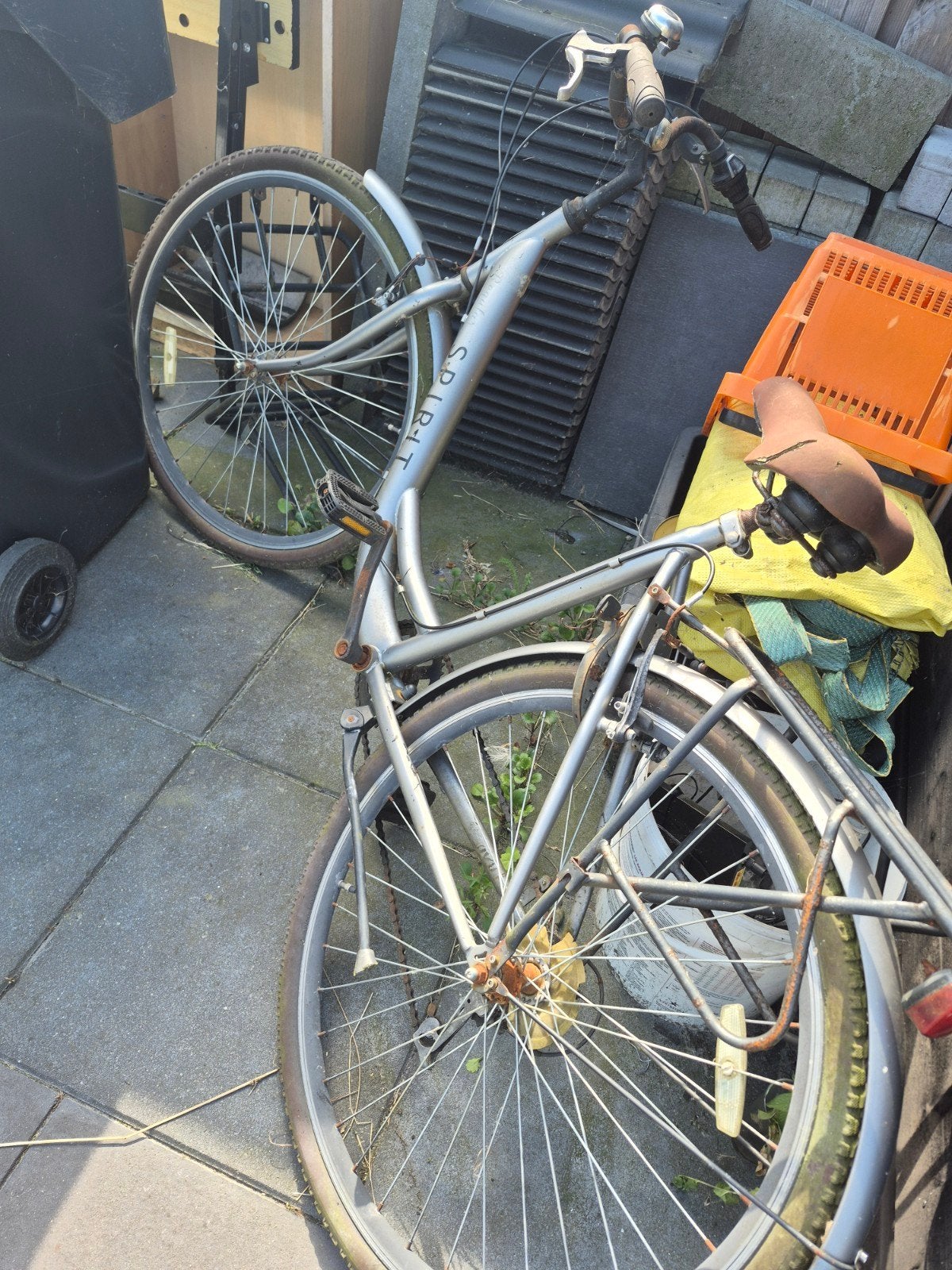 Oude Spirit fiets gratis af te halen in Winsum, Friesland, Fietsen en Brommers, Fietsen | Oldtimers, Ophalen of Verzenden, Velgrem