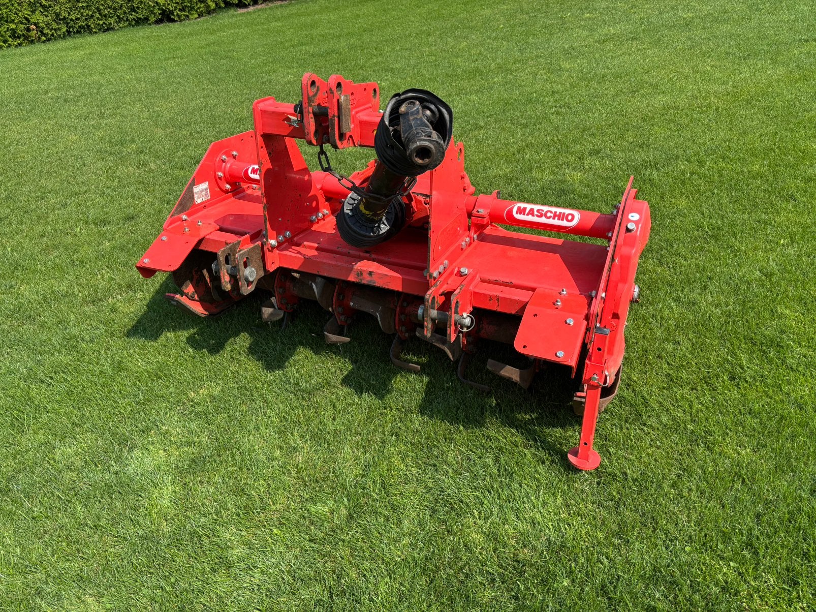 Maschio U140 grondfrees tractor, Ophalen