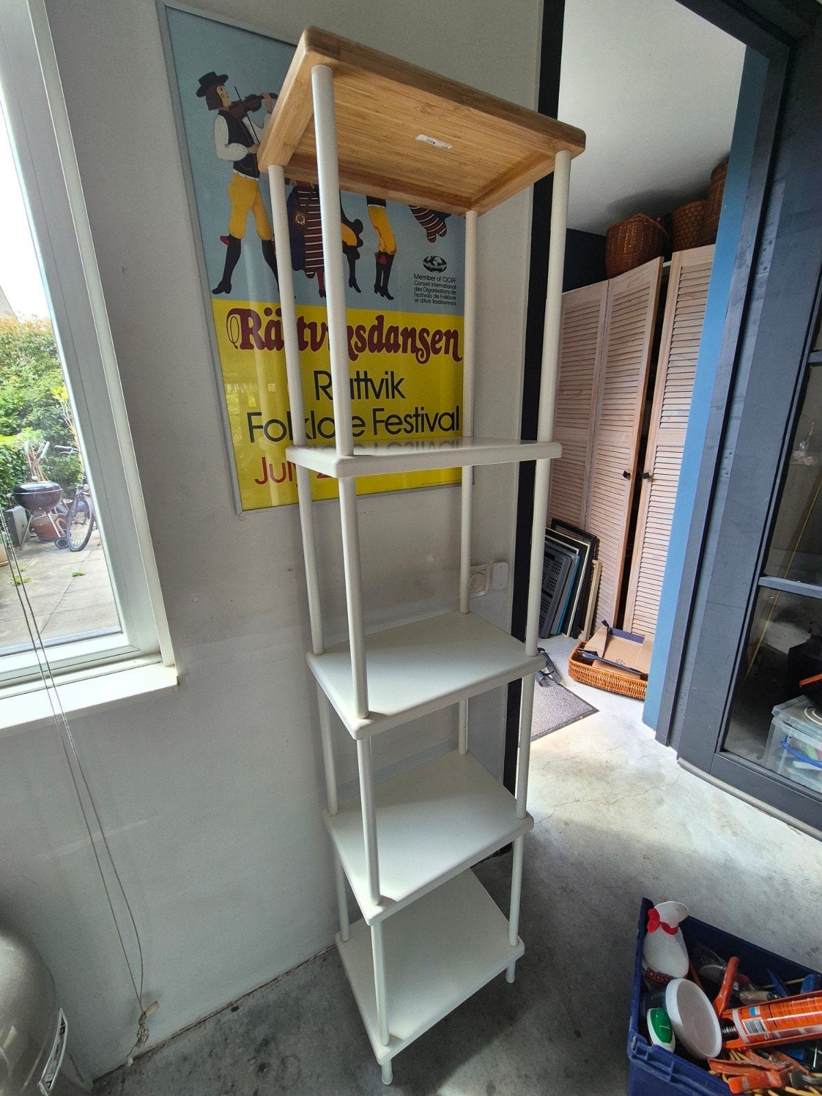 Metalen plantenkastje/ badkamer/ spulletjes, Ophalen