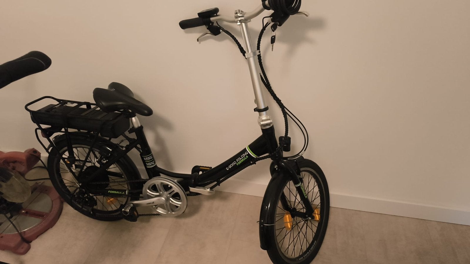 Elektrische vouwfiets met oplader zonder batterij, Ophalen, Zo goed als nieuw, 16 tot 18 inch