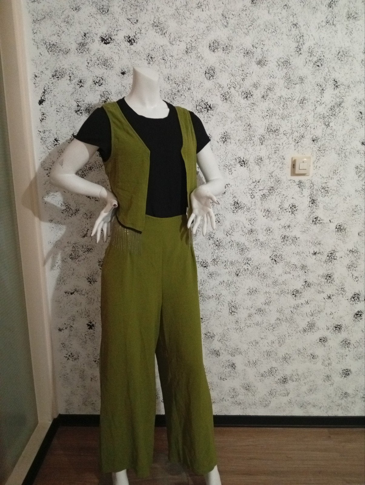 Nieu Stijlvol Damespak - Comfortabel en Chic, Maat 38/40 (M), Kostuum of Pak, Ophalen of Verzenden, Groen