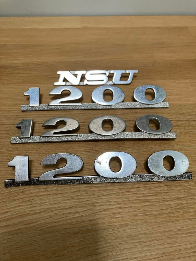 NSU 1200 Auto Emblemen - Set van 4, Auto-onderdelen, Klein materiaal, Oldtimer onderdelen, Gebruikt, Ophalen of Verzenden
