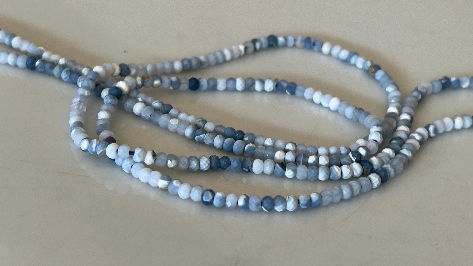 Chalcedoon, facet 2x1,5 mm kralen, Ophalen of Verzenden, Zo goed als nieuw, Kraal