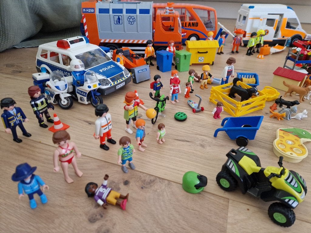 Playmobil veel : politieauto, ambulance, dieren, Ophalen, Zo goed als nieuw