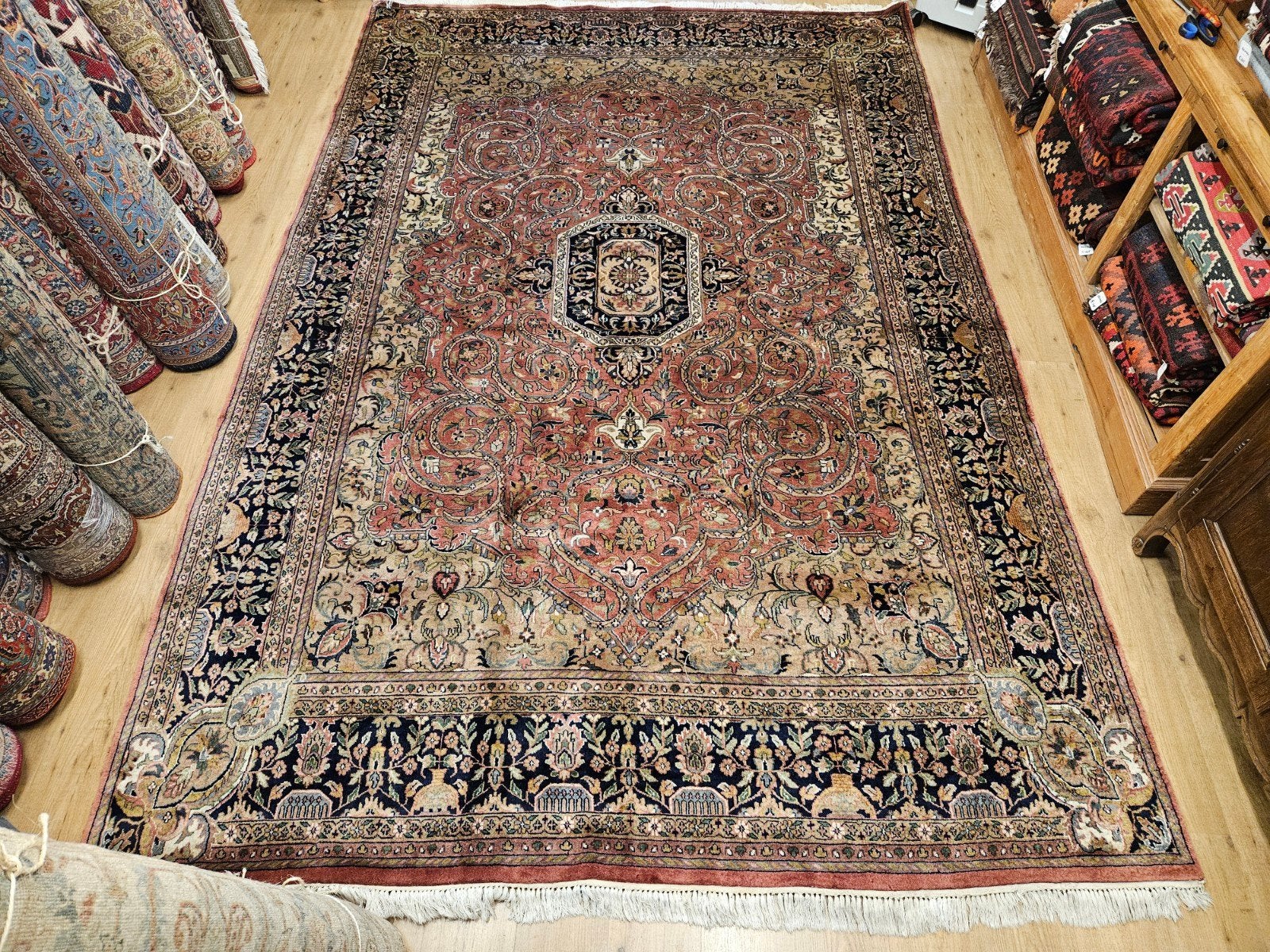 Vintage handgeknoopt oosters tapijt sarough 370x240, Info@SlatsAntiek.nl, Tweedehands, Crème, Perzisch