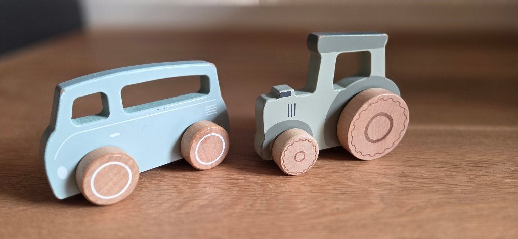 Houten speelgoedauto en tractor, Ophalen of Verzenden, Zo goed als nieuw, Duw- of Trekspeelgoed