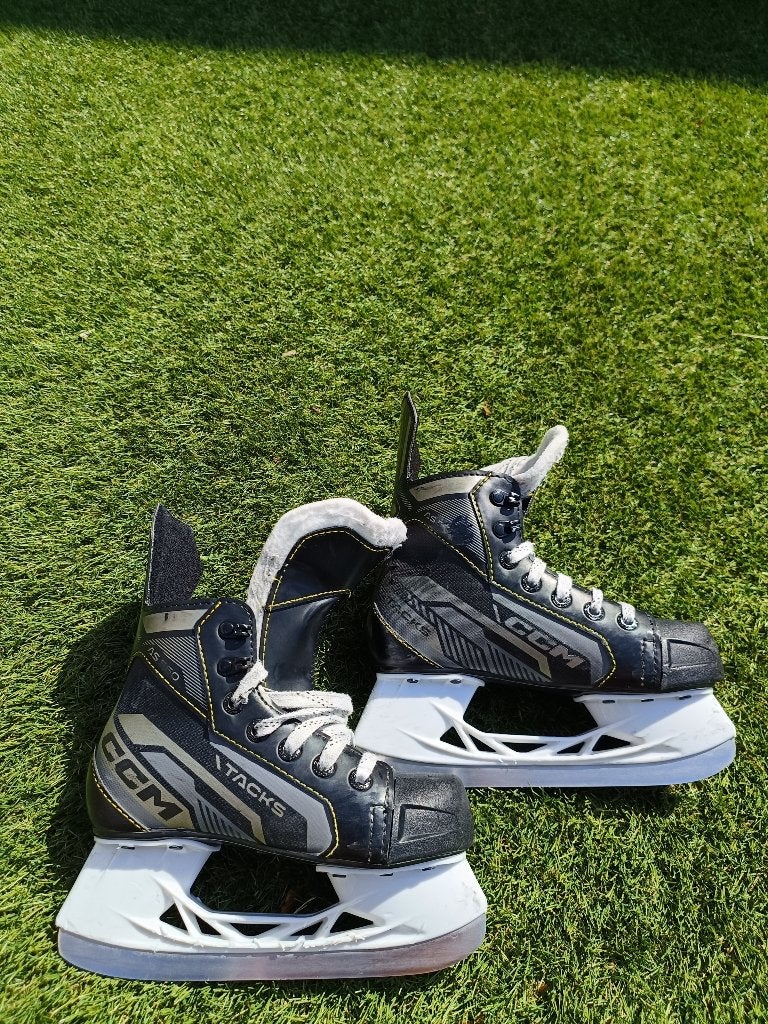 CCM ijshockey schaatsen yth 13, maat 32, Ophalen of Verzenden, Gebruikt, Schaatsen