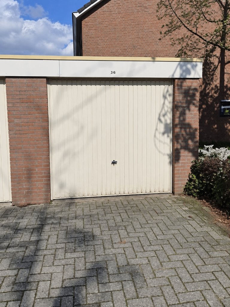 Te koop: hoekgaragebox in Gendringen – Weegbree 11-36