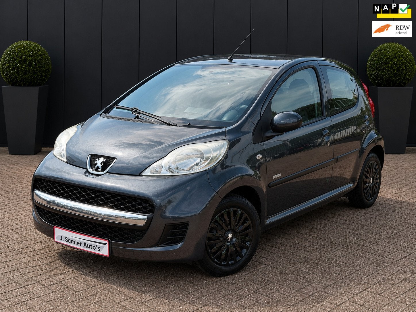 Peugeot 107 1.0-12V Sublime AIRCO NIEUWE KOPPELING APPLE CAR, Voorwielaandrijving, Startonderbreker, Gebruikt, 4 stoelen