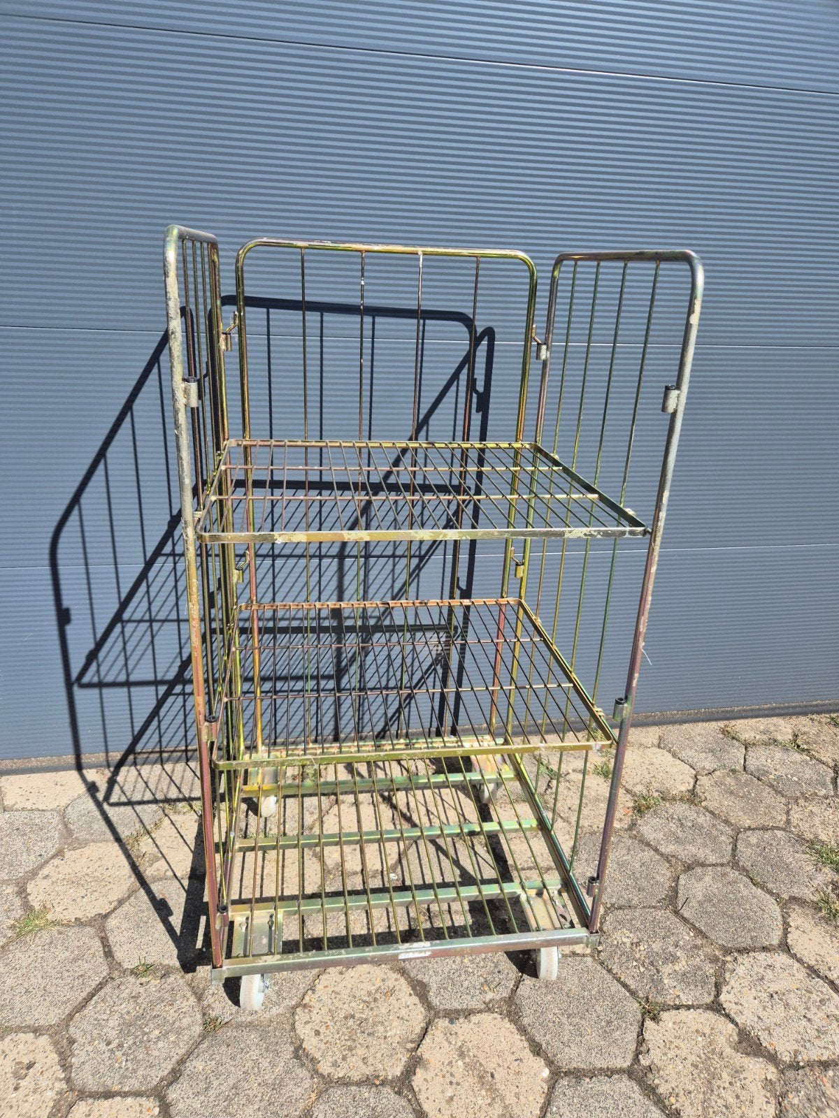 Rolcontainers met 2 uitneembare legroosters, Ophalen