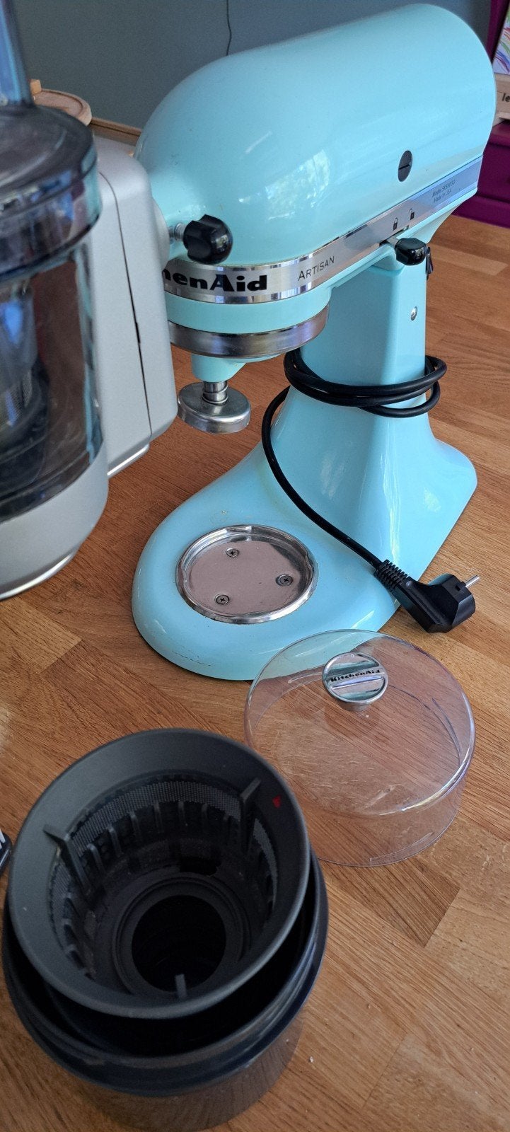 KitchenAid Artisan Mixer met accessoires - Zo goed als nieuw, 4 liter of meer, 3 snelheden of meer, Ophalen of Verzenden, Zo goed als nieuw
