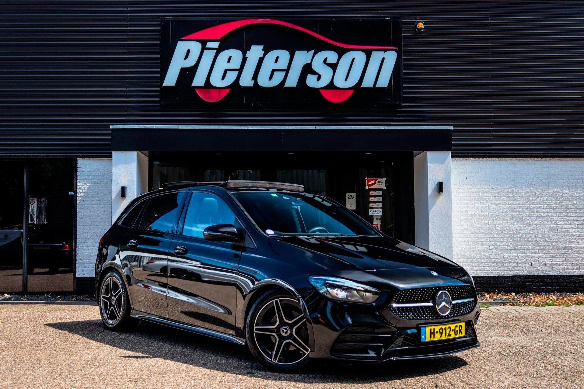 Mercedes-Benz B-klasse 180 AMG PANO DEALER OH SFEER CAMERA, Auto's, 136 pk, Gebruikt, 4 cilinders, 700 kg