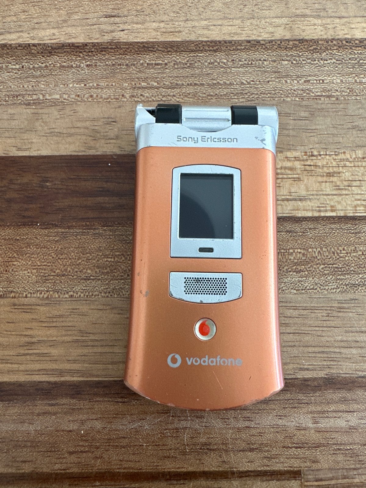 Sony Ericsson V800 Klaptelefoon - Bronskleurig met Draaibare, Telecommunicatie, Mobiele telefoons | Sony, Overige systemen, Fysiek toetsenbord
