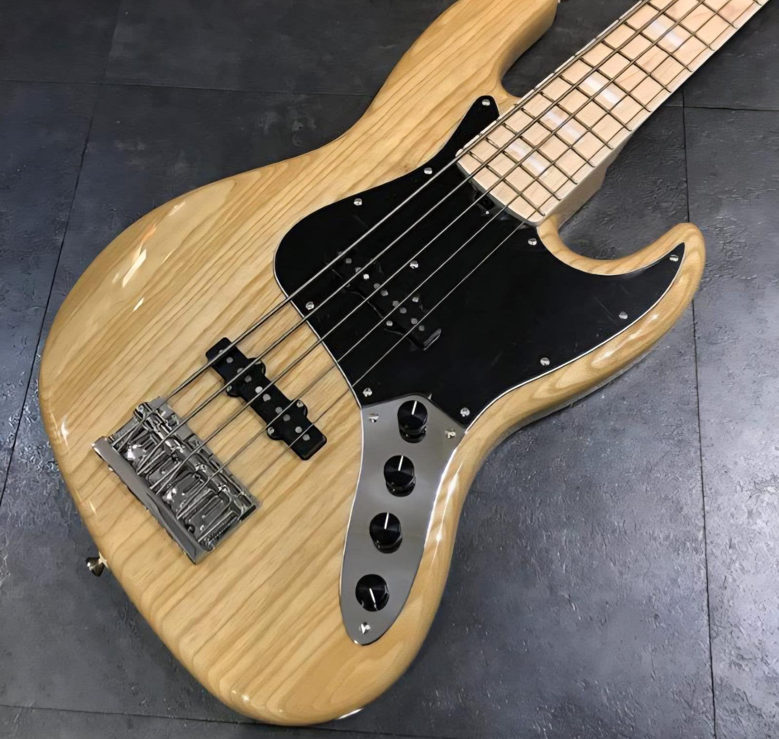 Gezocht: Sadowsky UV70 5 snaar ash maple, Muziek en Instrumenten, Ophalen of Verzenden, Zo goed als nieuw